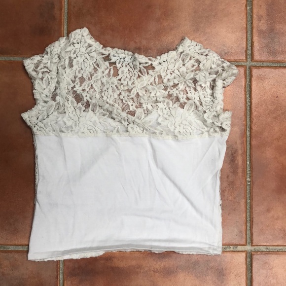 Abercrombie and Fitch white lace crop top - Picture 2 of 3